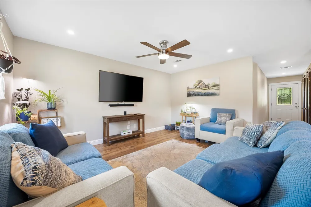 5848 County Road 283 Kaufman, TX 75142