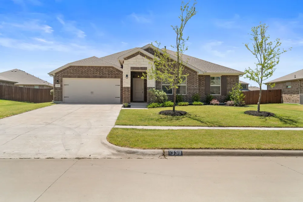 1338 Rolling Meadows Drive Cedar Hill, TX 75104