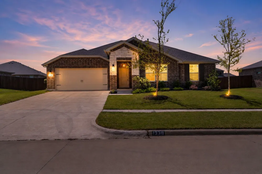 1338 Rolling Meadows Drive Cedar Hill, TX 75104
