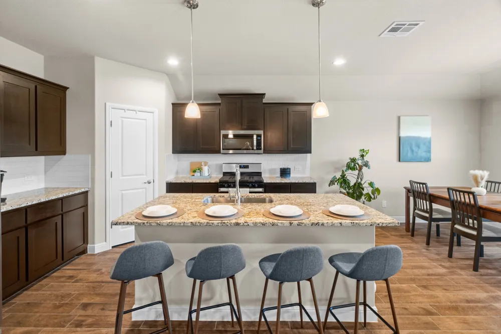 1338 Rolling Meadows Drive Cedar Hill, TX 75104
