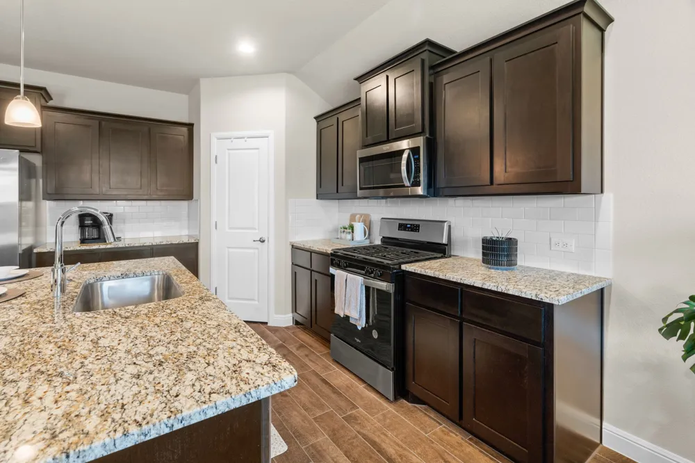 1338 Rolling Meadows Drive Cedar Hill, TX 75104