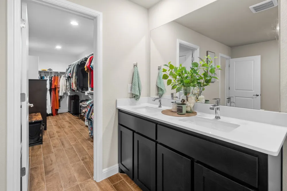 1338 Rolling Meadows Drive Cedar Hill, TX 75104