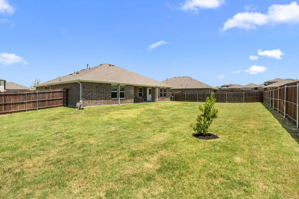 1338 Rolling Meadows Drive Cedar Hill, TX 75104