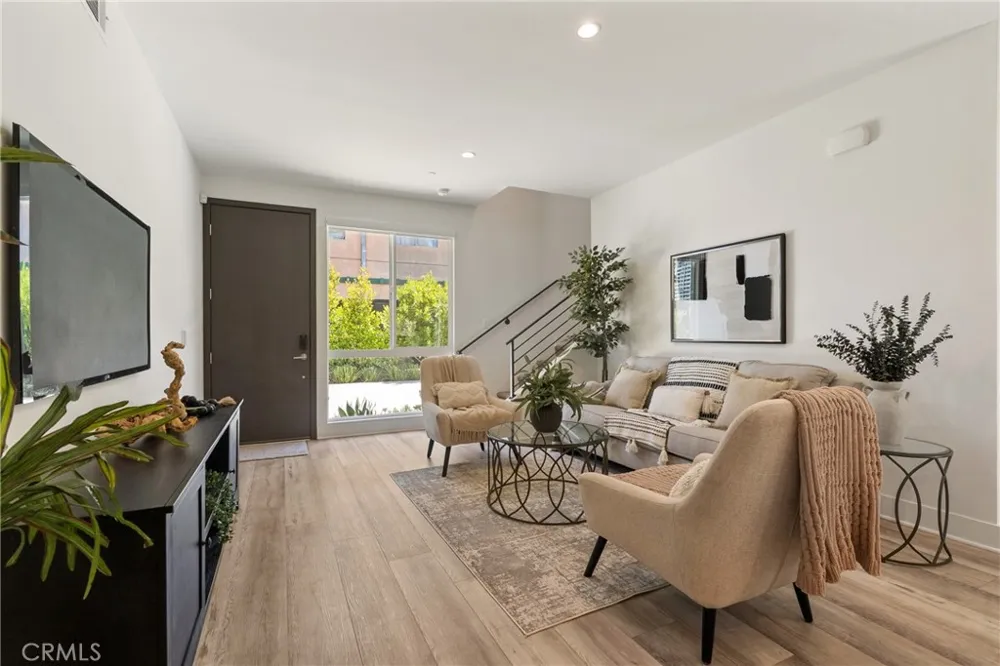 730 Lynn Court Costa Mesa, CA 92627