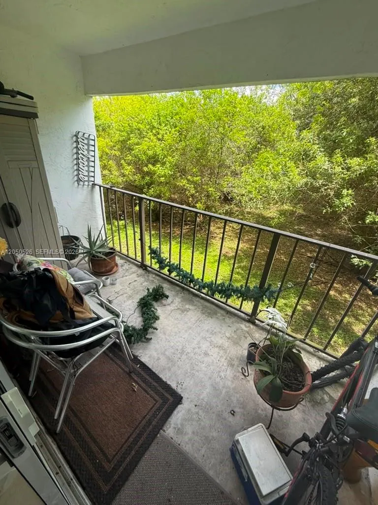 9405 W Flagler St #212D Miami, FL 33174
