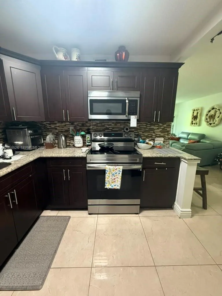 9405 W Flagler St #212D Miami, FL 33174