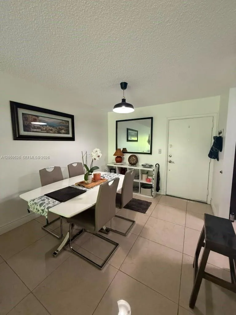 9405 W Flagler St #212D Miami, FL 33174