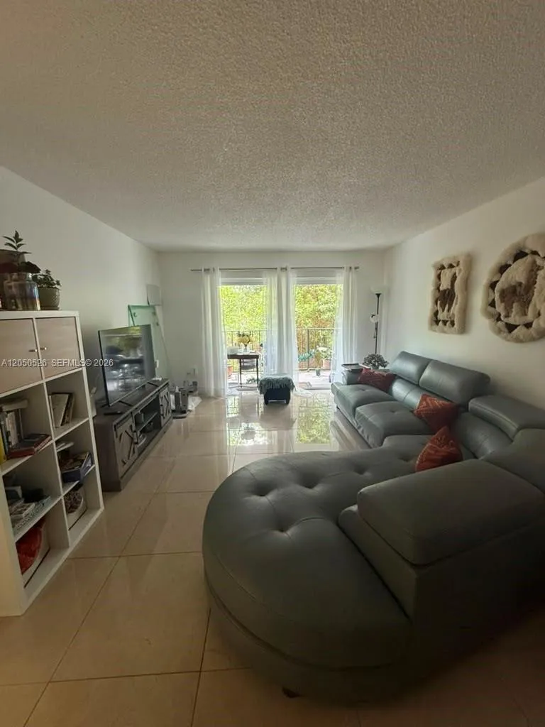 9405 W Flagler St #212D Miami, FL 33174