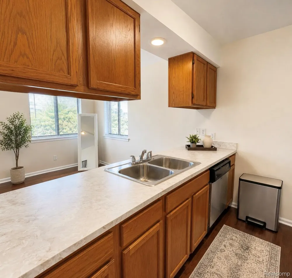 24128 Avon Lane Clinton Charter Township, MI 48036