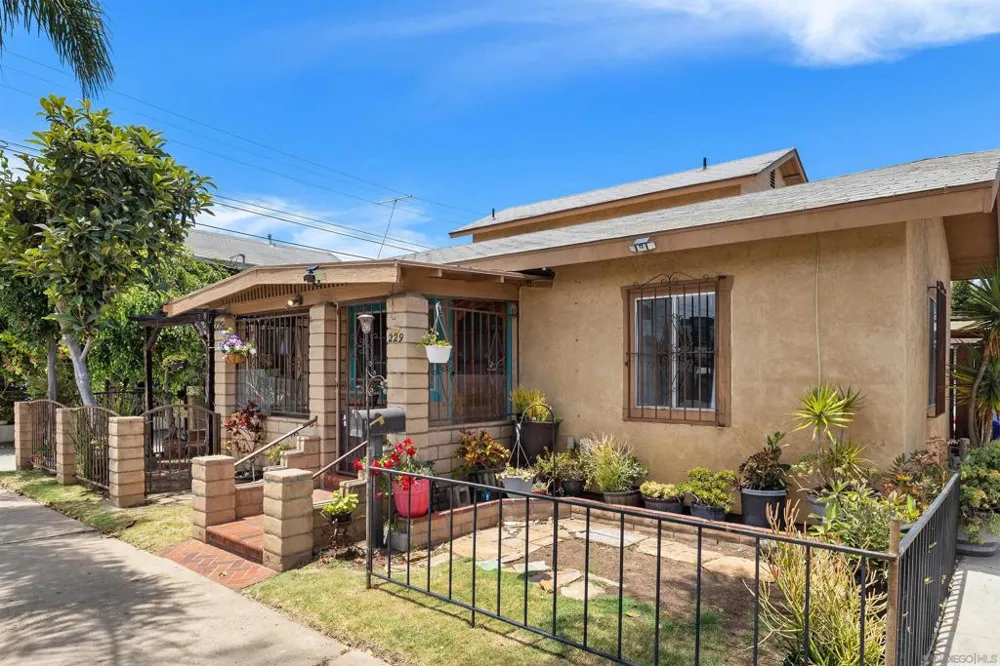 229 E 6th Street National City, CA 91950