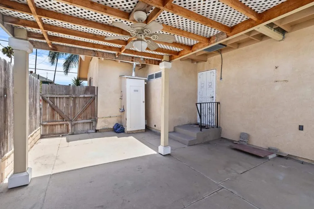 229 E 6th Street National City, CA 91950