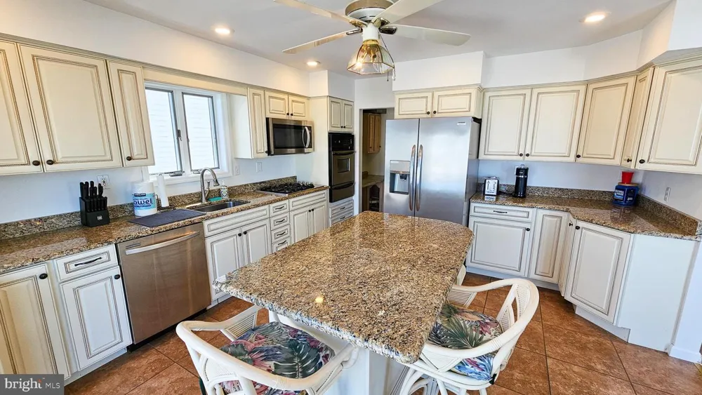 1386 PAUL BOULEVARD Manahawkin, NJ 08050