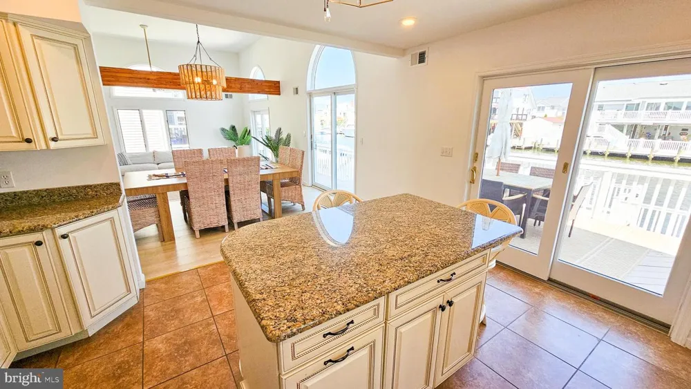 1386 PAUL BOULEVARD Manahawkin, NJ 08050