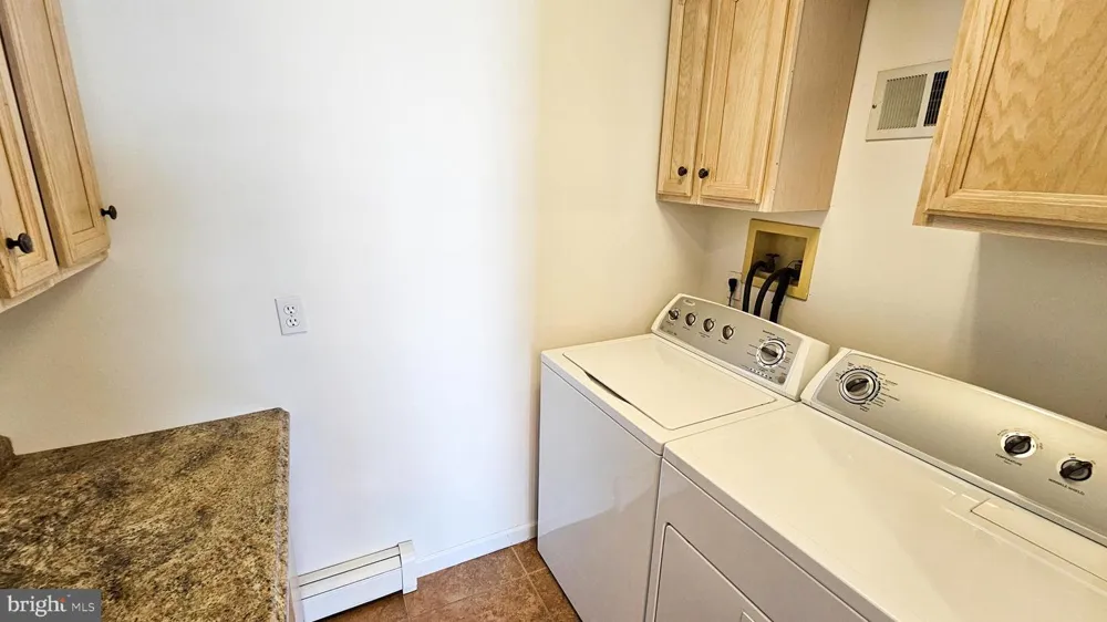 1386 PAUL BOULEVARD Manahawkin, NJ 08050