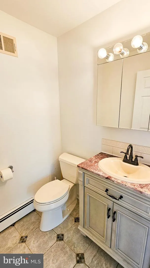 1386 PAUL BOULEVARD Manahawkin, NJ 08050