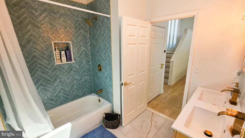 1386 PAUL BOULEVARD Manahawkin, NJ 08050