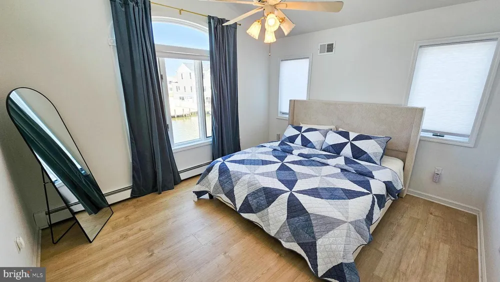 1386 PAUL BOULEVARD Manahawkin, NJ 08050