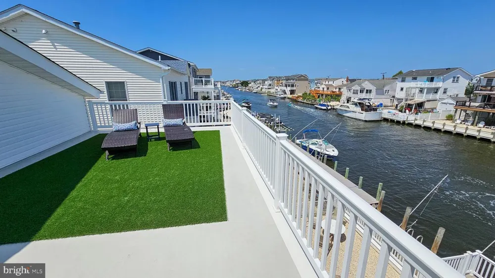 1386 PAUL BOULEVARD Manahawkin, NJ 08050