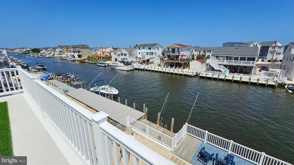 1386 PAUL BOULEVARD Manahawkin, NJ 08050