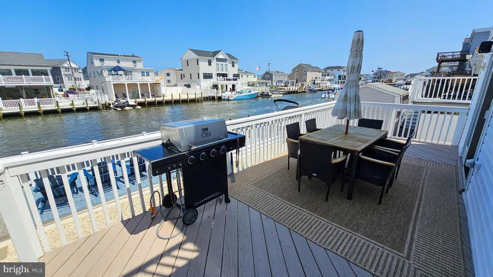 1386 PAUL BOULEVARD Manahawkin, NJ 08050