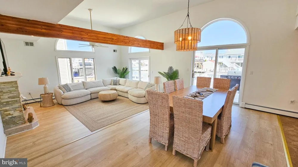 1386 PAUL BOULEVARD Manahawkin, NJ 08050