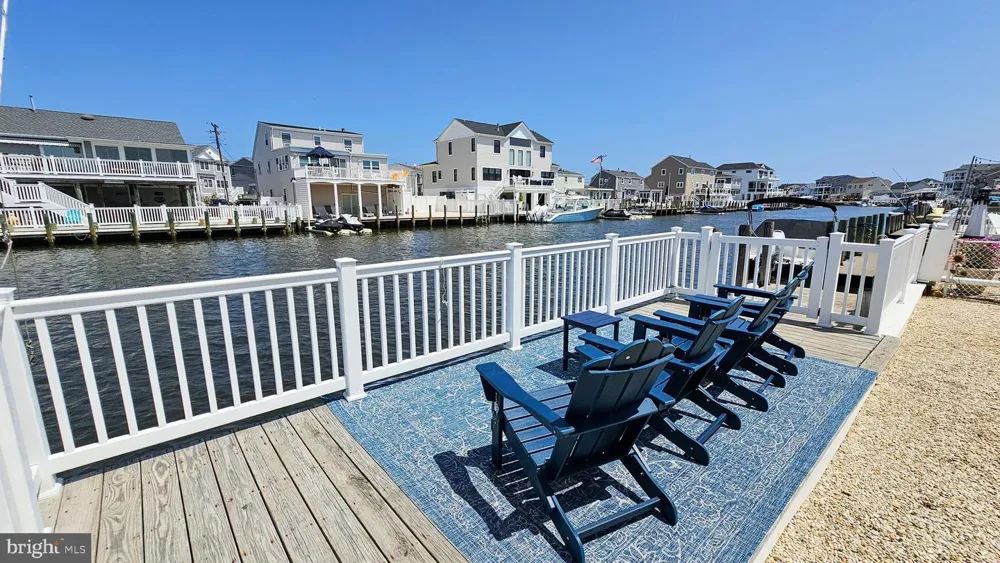 1386 PAUL BOULEVARD Manahawkin, NJ 08050
