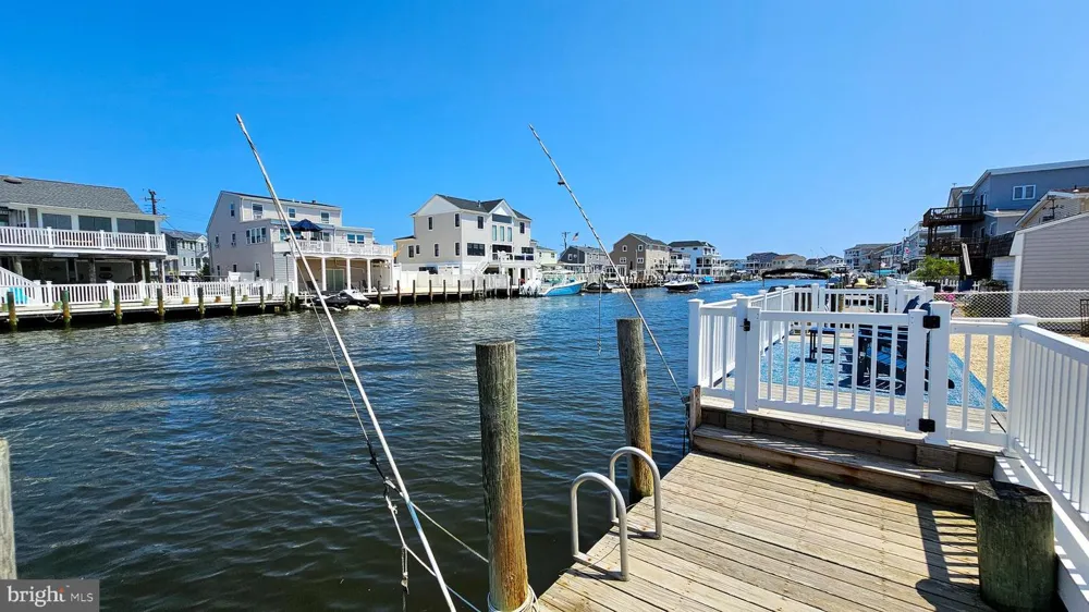 1386 PAUL BOULEVARD Manahawkin, NJ 08050