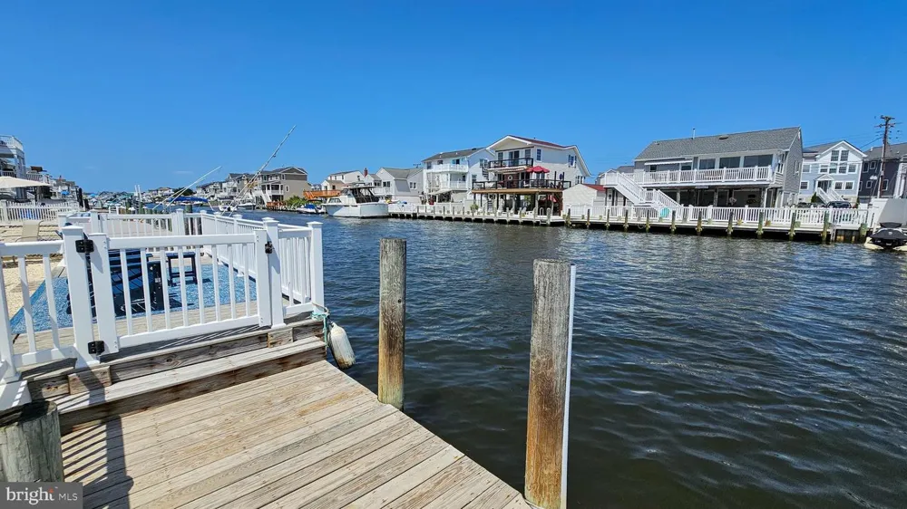 1386 PAUL BOULEVARD Manahawkin, NJ 08050