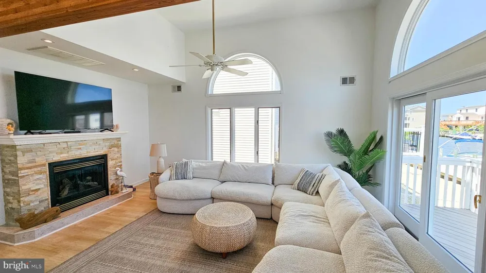 1386 PAUL BOULEVARD Manahawkin, NJ 08050