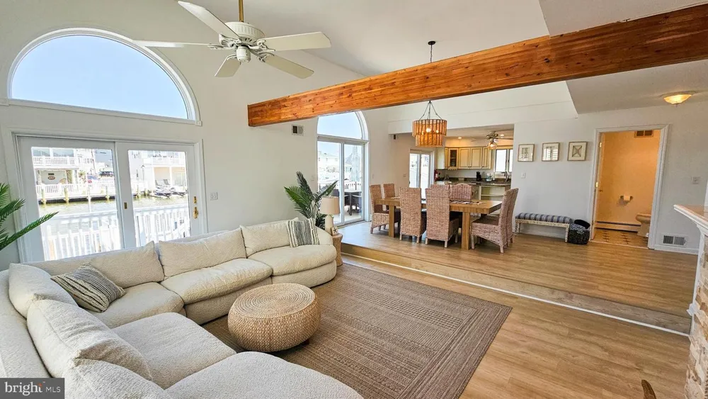 1386 PAUL BOULEVARD Manahawkin, NJ 08050