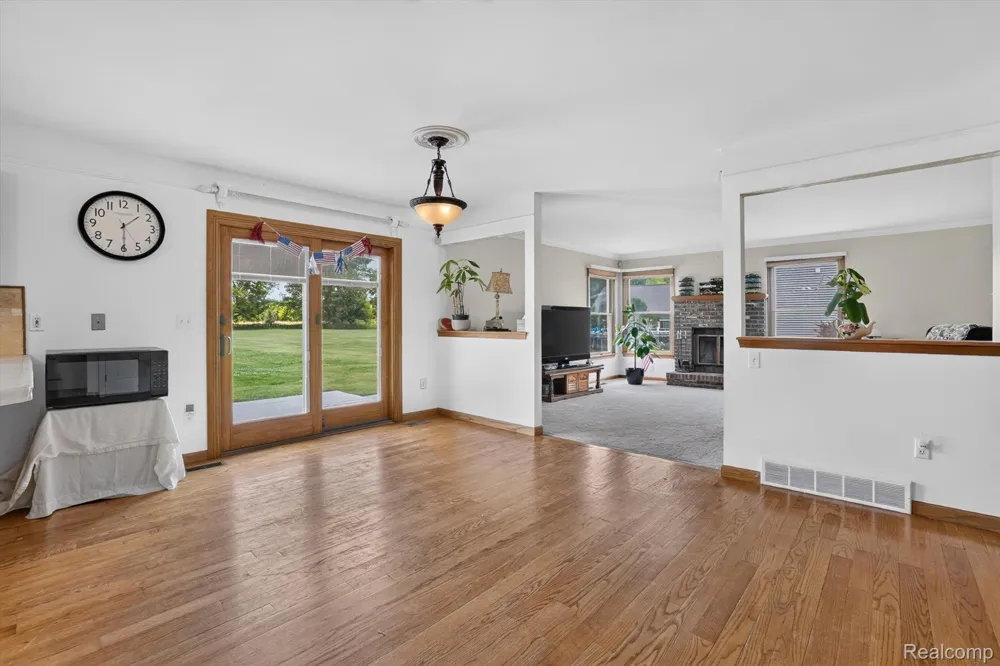 6888 Slawski Drive Handy Township, MI 48836