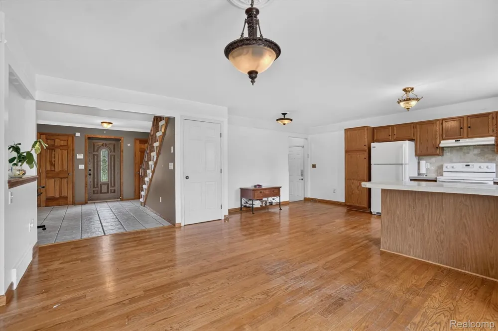 6888 Slawski Drive Handy Township, MI 48836