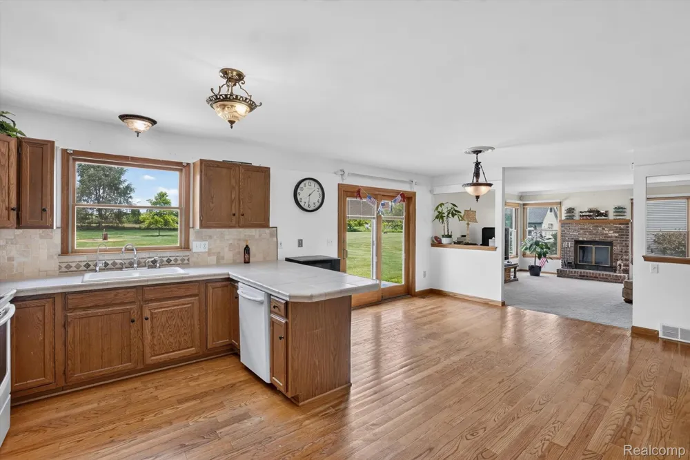 6888 Slawski Drive Handy Township, MI 48836