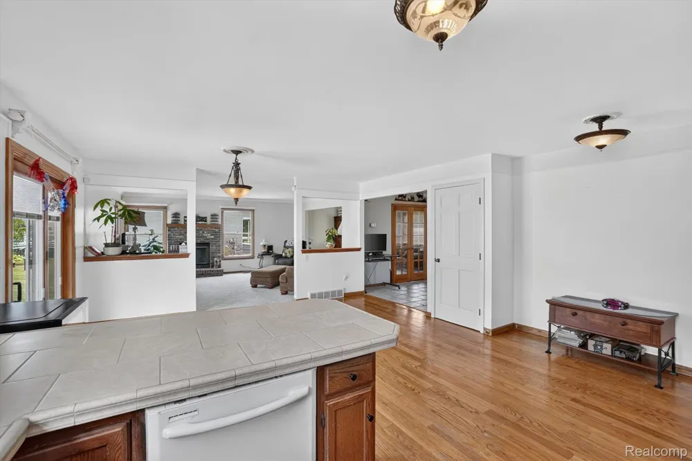 6888 Slawski Drive Handy Township, MI 48836