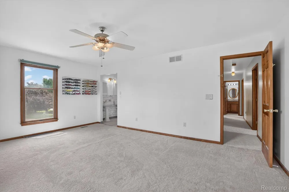6888 Slawski Drive Handy Township, MI 48836