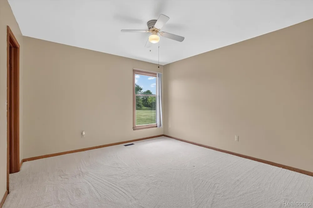 6888 Slawski Drive Handy Township, MI 48836