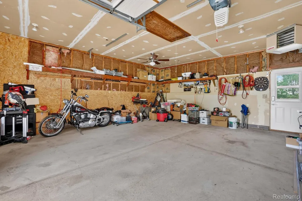 6888 Slawski Drive Handy Township, MI 48836