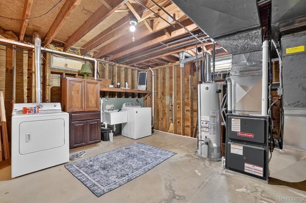 6888 Slawski Drive Handy Township, MI 48836