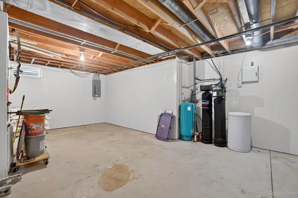 6888 Slawski Drive Handy Township, MI 48836