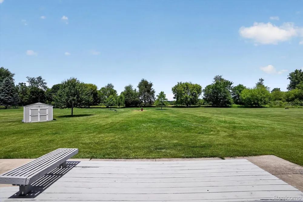 6888 Slawski Drive Handy Township, MI 48836