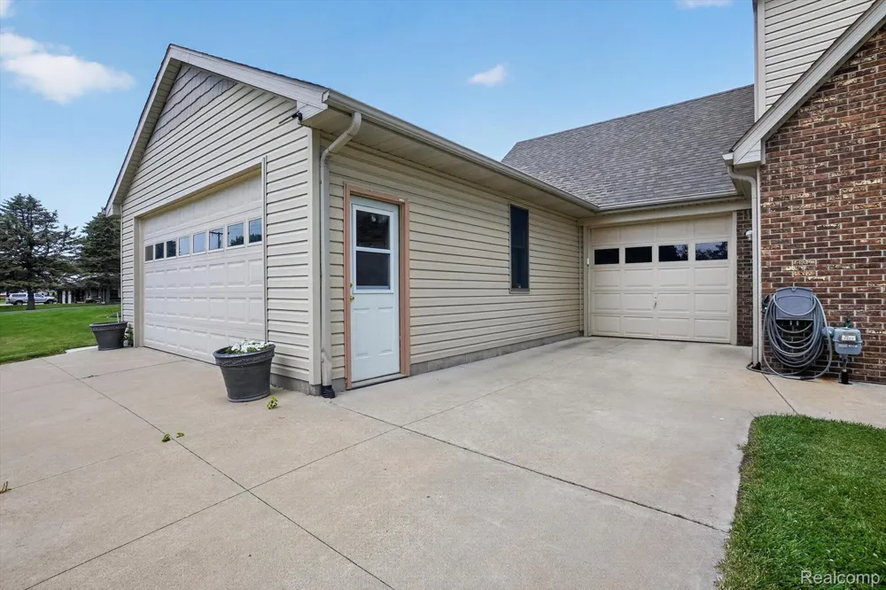 6888 Slawski Drive Handy Township, MI 48836