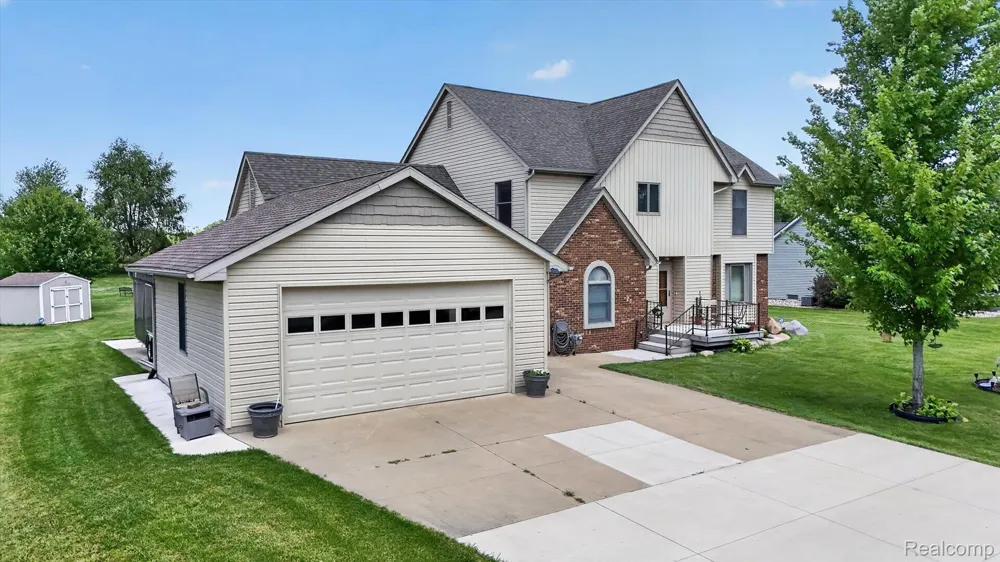 6888 Slawski Drive Handy Township, MI 48836