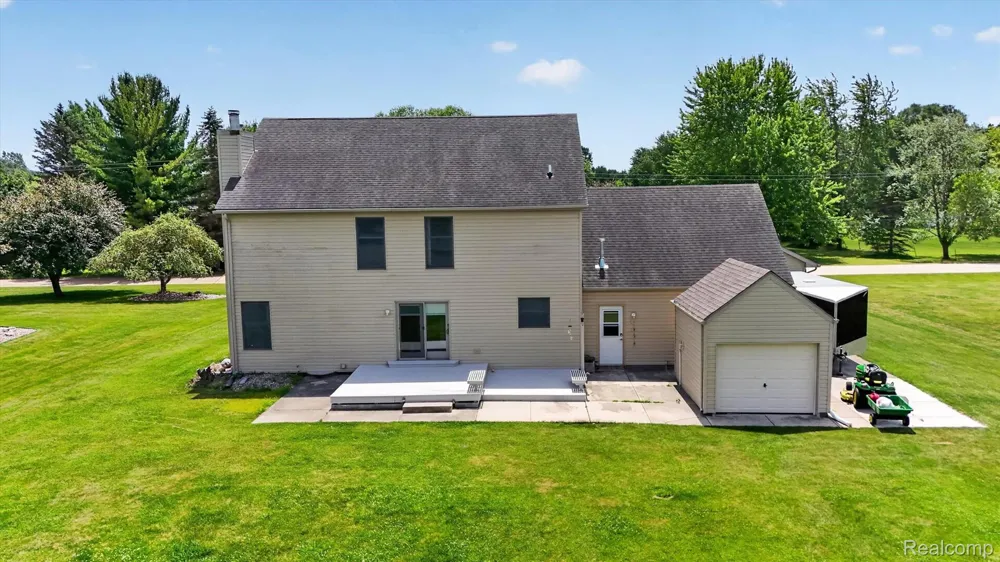 6888 Slawski Drive Handy Township, MI 48836