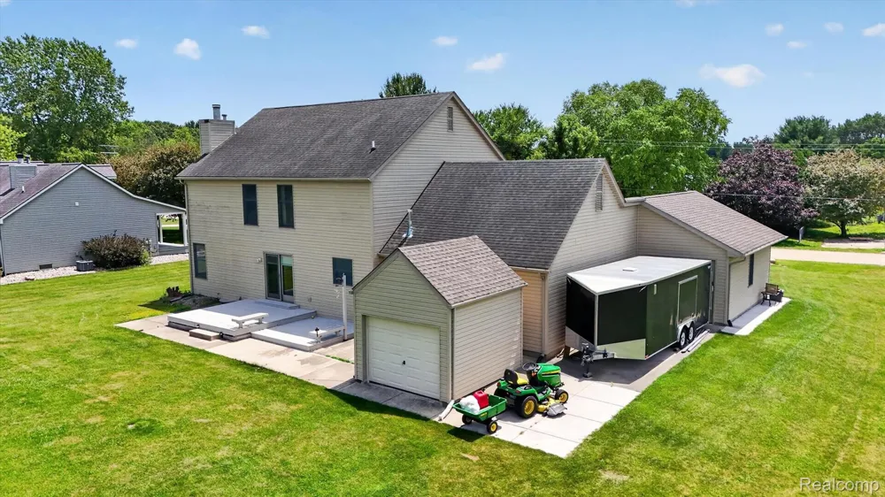 6888 Slawski Drive Handy Township, MI 48836