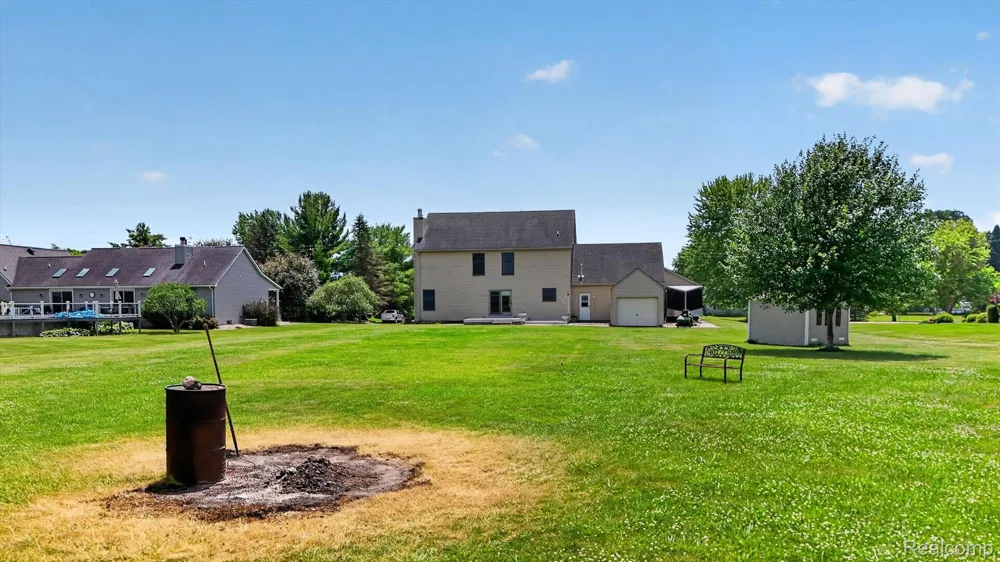 6888 Slawski Drive Handy Township, MI 48836