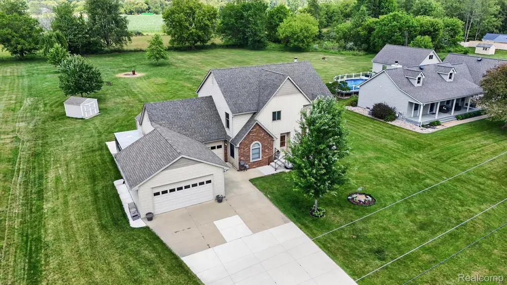 6888 Slawski Drive Handy Township, MI 48836