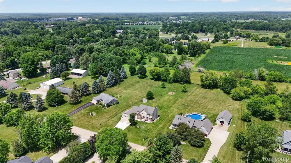 6888 Slawski Drive Handy Township, MI 48836