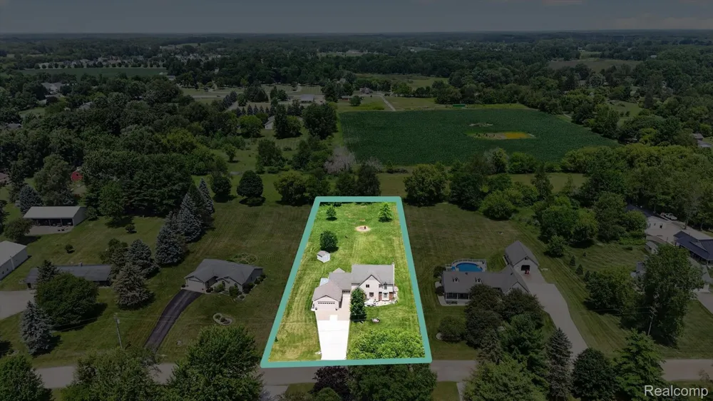 6888 Slawski Drive Handy Township, MI 48836