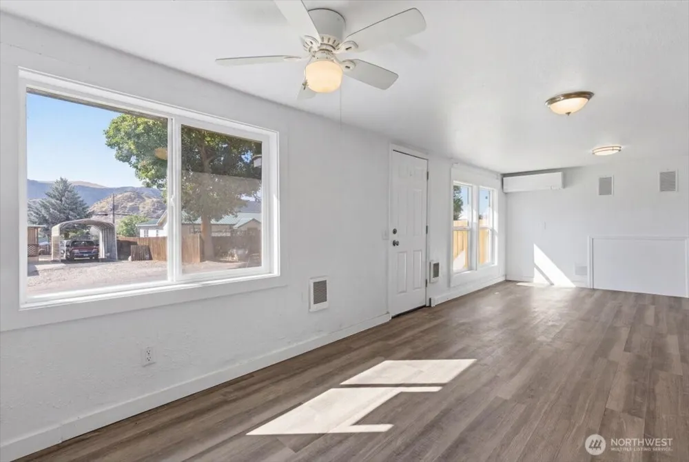 213 W Kelso Avenue Electric City, WA 99123