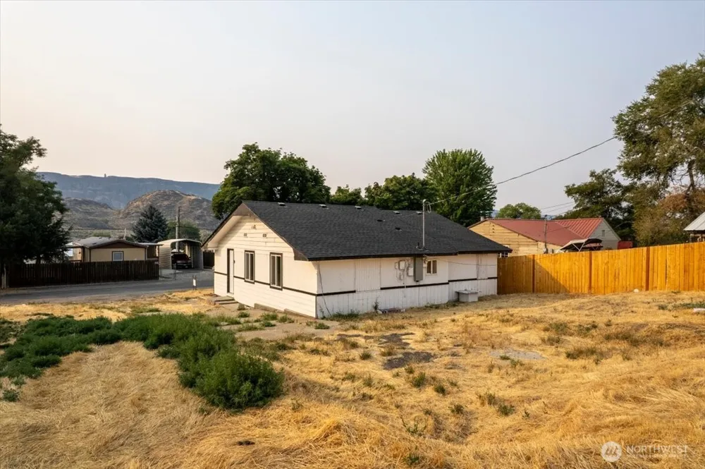 213 W Kelso Avenue Electric City, WA 99123